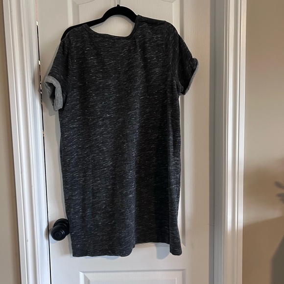 Gray Short Sleeve Dress with Zipper Pockets - Picture 2 of 5